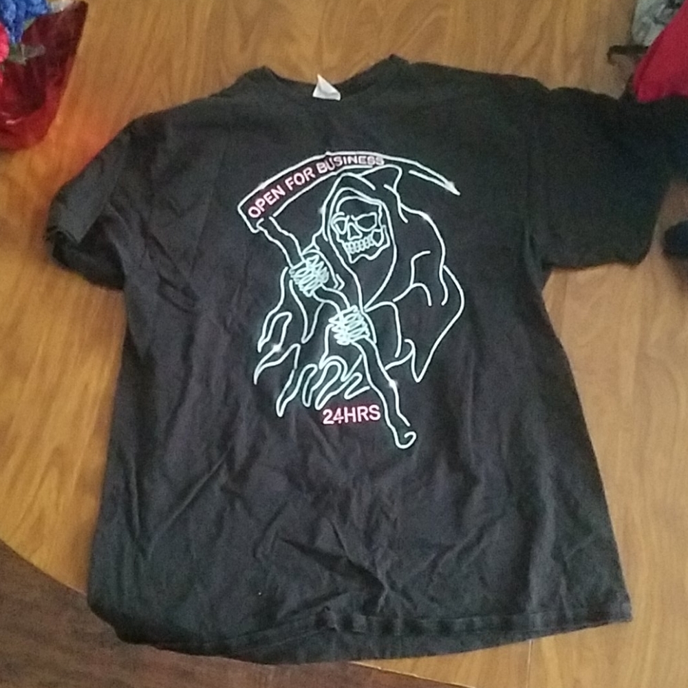 Graphic tee